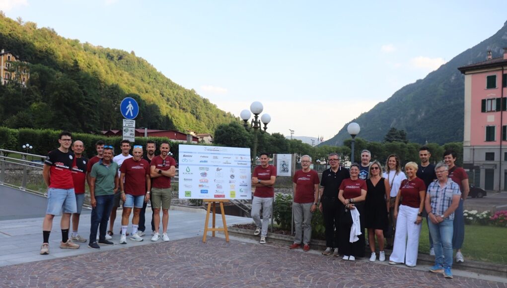 Foto di gruppo presentazione 3^Acquaman BikEvent San Pellegrino Terme
